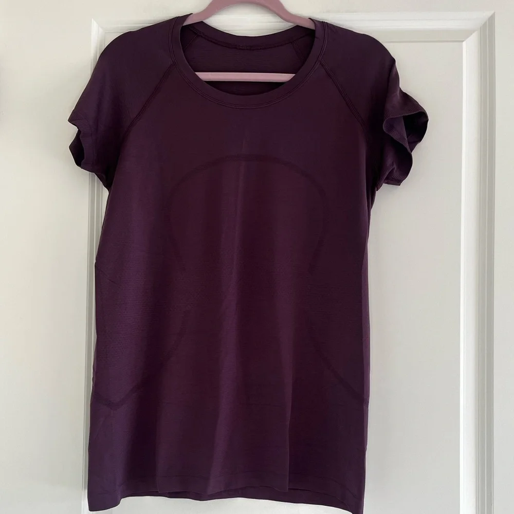 Lululemon Swiftly Tech Dark Purple Short Sleeve Top Women’s Size 8